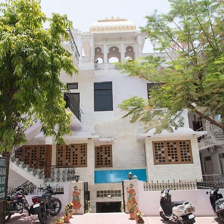 Oyo 14118 Hotel Kalika Palace Udaipur Exterior photo
