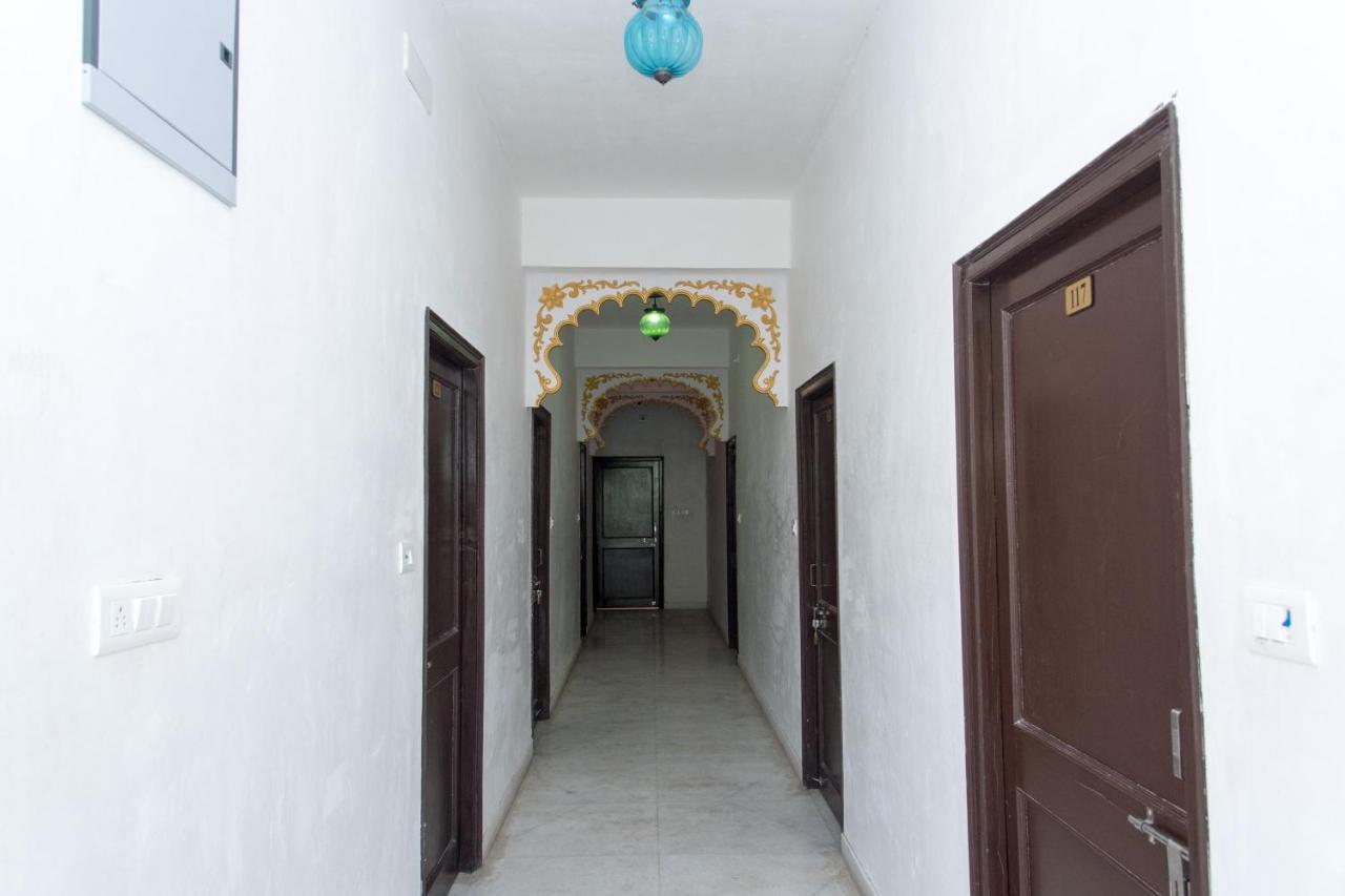 Oyo 14118 Hotel Kalika Palace Udaipur Exterior photo