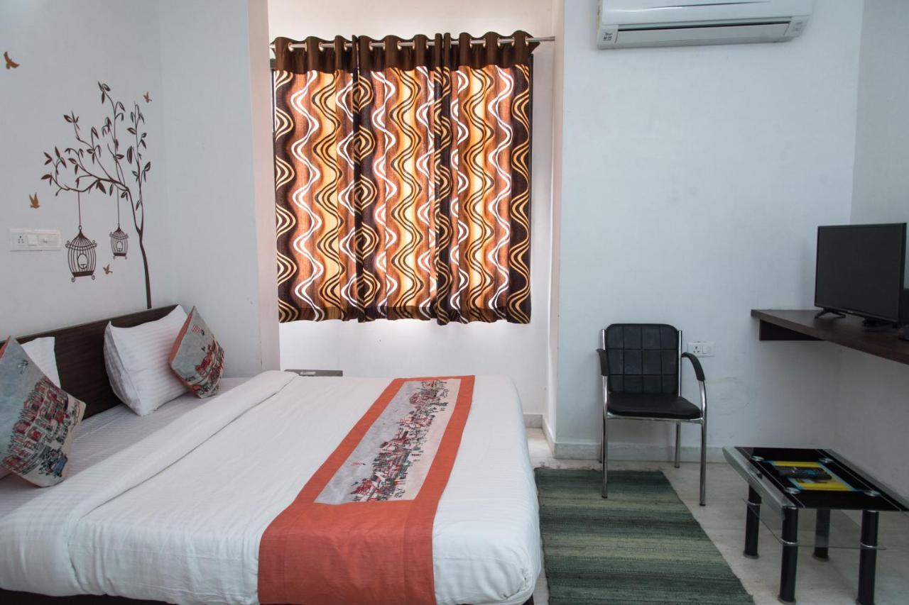 Oyo 14118 Hotel Kalika Palace Udaipur Exterior photo
